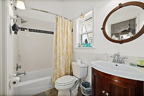 Perfect Beach House 2min Walk With Heated Pool and Hot Tub 4 bed 3 Bat