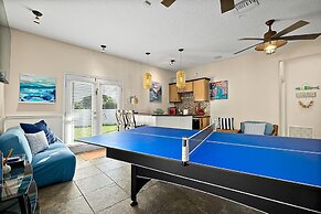 Perfect Beach House 2min Walk With Heated Pool and Hot Tub 4 bed 3 Bat