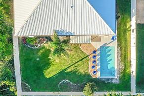 Perfect Beach House 2min Walk With Heated Pool and Hot Tub 4 bed 3 Bat