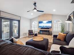 Casa Canal 4 Bed 3 Bath Pool Spa Boat Dock Sleeps 8