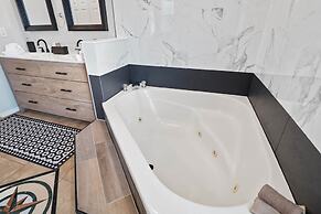 Casa Canal 4 Bed 3 Bath Pool Spa Boat Dock Sleeps 8