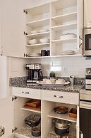 Villa LAS Palmas Beautiful Fenced-in Pool Home With Spa- Sleeps 8