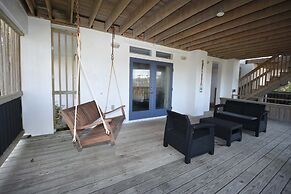 Just Beachy A Luxury Retreat Sleeps 12 3 Levels With Elevator- Perfect