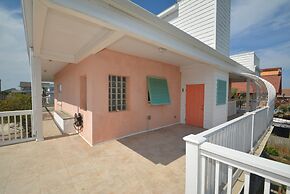 Just Beachy A Luxury Retreat Sleeps 12 3 Levels With Elevator- Perfect