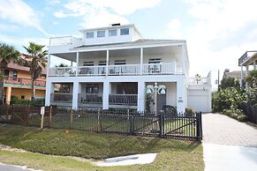 Just Beachy A Luxury Retreat Sleeps 12 3 Levels With Elevator- Perfect