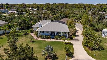 Beach Cottage 3 Bed 2 Bath Heated Pool Free Golf Cart Bring Your Boat