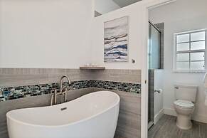 Beach Cottage 3 Bed 2 Bath Heated Pool Free Golf Cart Bring Your Boat