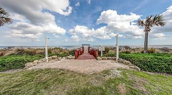 New Luxury Ocean Front 3 Bedroom 2 Bath Condo Sleeps 8 Cinnamon Beach 