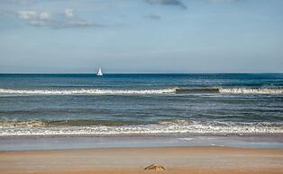 New Luxury Ocean Front 3 Bedroom 2 Bath Condo Sleeps 8 Cinnamon Beach 