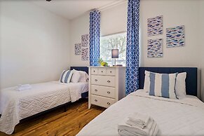 Stunning 4BR Home Fenced Yard Heated Pool