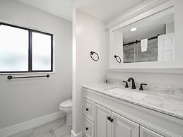 Waterside Pool Paradise