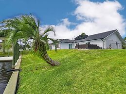 Waterside Pool Paradise