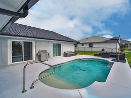 Waterside Pool Paradise