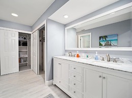 Waterside Pool Paradise