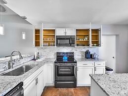 Waterside Pool Paradise