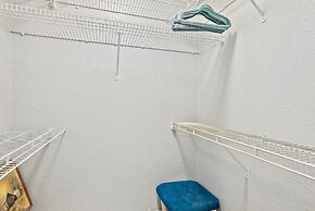 Oceanview Top-floor Penthouse in Surf Club Beach Pool Access