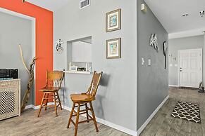 Oceanview Top-floor Penthouse in Surf Club Beach Pool Access