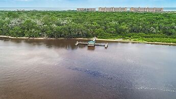Oceanview Top-floor Penthouse in Surf Club Beach Pool Access