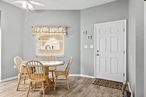 Oceanview Top-floor Penthouse in Surf Club Beach Pool Access