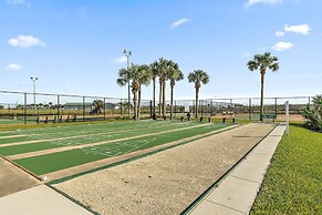 Oceanview Top-floor Penthouse in Surf Club Beach Pool Access