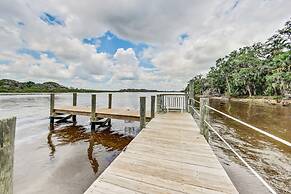 Oceanview Top-floor Penthouse in Surf Club Beach Pool Access