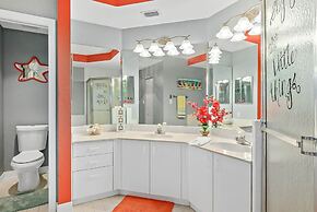 Oceanview Top-floor Penthouse in Surf Club Beach Pool Access