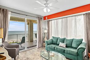 Oceanview Top-floor Penthouse in Surf Club Beach Pool Access