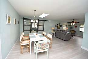 Hidden Oasis Spacious Home With Salt Water Heated Pool Hot Tub Fenced 