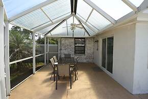 Hidden Oasis Spacious Home With Salt Water Heated Pool Hot Tub Fenced 