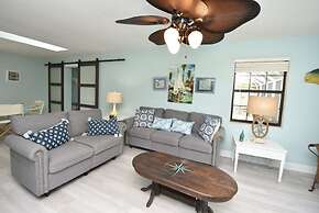 Hidden Oasis Spacious Home With Salt Water Heated Pool Hot Tub Fenced 