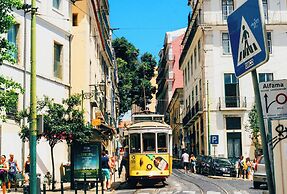 Alfama Steps Cozy Basement Studio