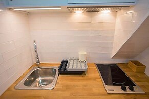 Alfama Steps Cozy Basement Studio