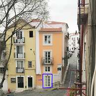 Alfama Steps Cozy Basement Studio