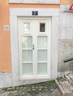 Alfama Steps Cozy Basement Studio