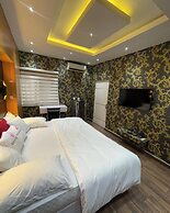 La Grandees Suites and Apartment