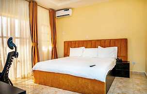 La Grandees Suites and Apartment