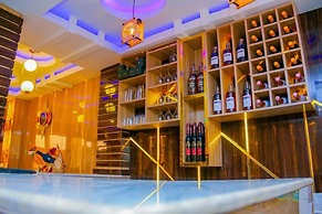 La Grandees Suites and Apartment