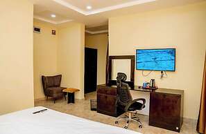 La Grandees Suites and Apartment