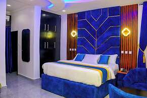 La Grandees Suites and Apartment