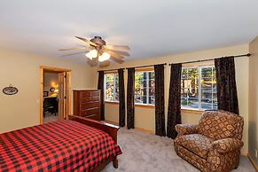 Big 10 Luxury Cabin with HotTub