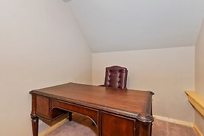 Big 10 Luxury Cabin with HotTub