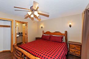 Big 10 Luxury Cabin with HotTub