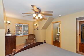 Big 10 Luxury Cabin with HotTub