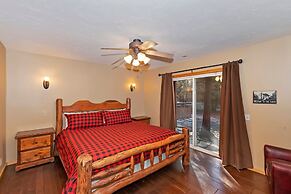 Big 10 Luxury Cabin with HotTub