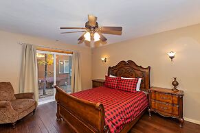 Big 10 Luxury Cabin with HotTub