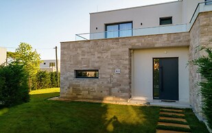 Sanpietro Vacation Villa 004