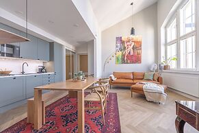 Historical 1BR Penthouse with Sauna