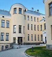 Historical 1BR Penthouse with Sauna