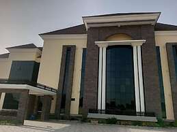 Global Luxury Suites