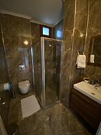 Vadidekal Suit Hotel